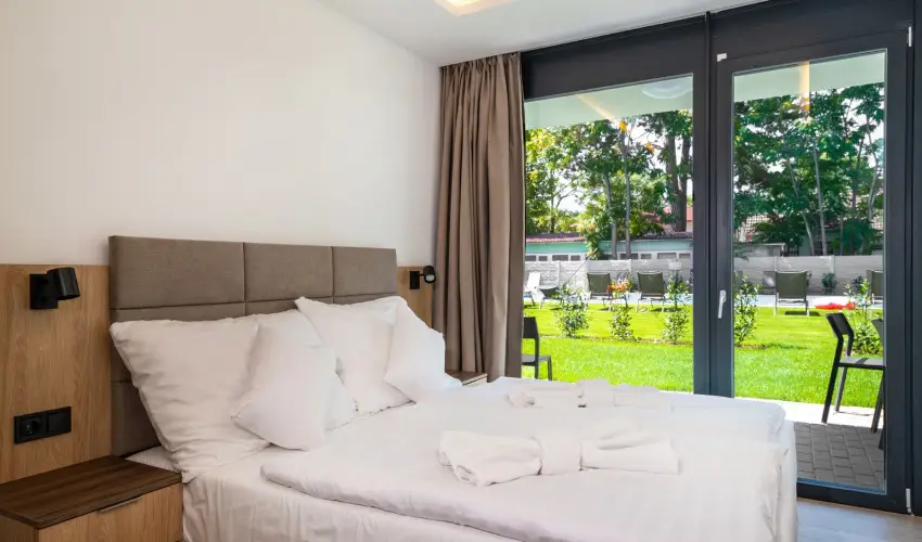 H55 Balatonlelle Apartmanh�zak Balatonlelle - M�rcius 15.  (min. 2 �j)