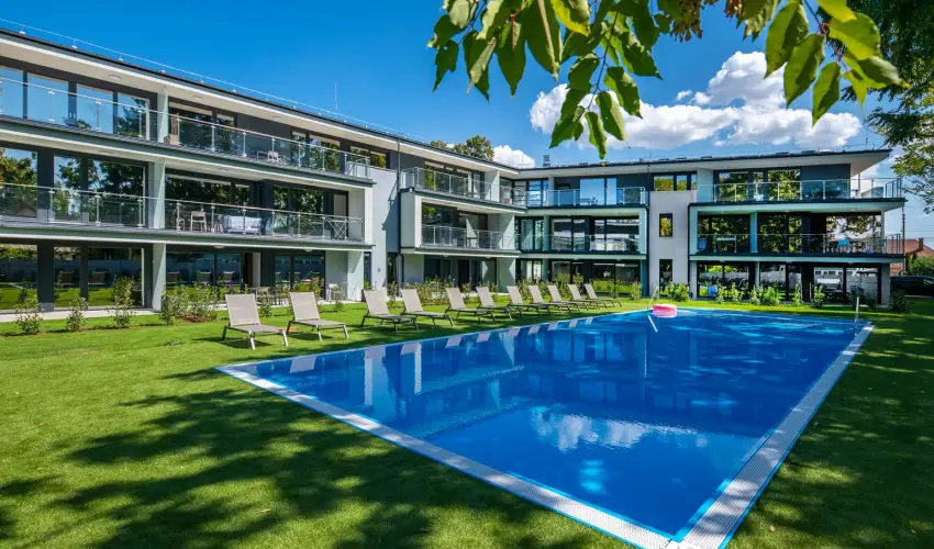 H55 Balatonlelle Apartmanh�zak Balatonlelle - M�rcius 15.  (min. 2 �j)