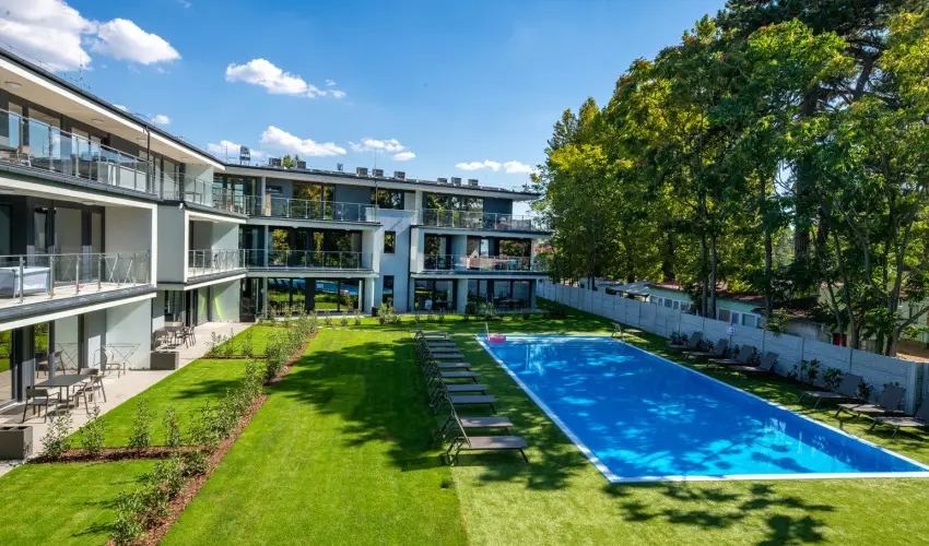 H55 Balatonlelle Apartmanh�zak Balatonlelle - M�rcius 15.  (min. 2 �j)