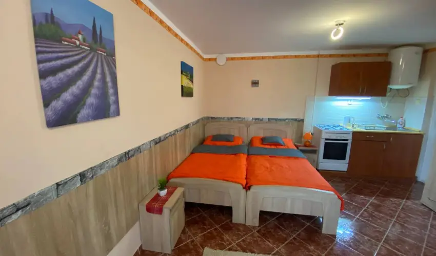 Hajnal Apartman Hajd�szoboszl� - M�rcius 15.