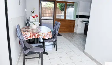 Hajnal Apartman Hajd�szoboszl�