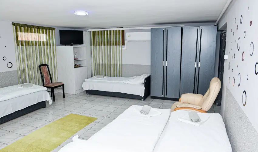 Hajnal Apartman Hajd�szoboszl� - M�rcius 15.