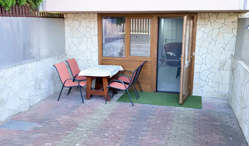 Hajnal Apartman Hajd�szoboszl� - M�rcius 15.