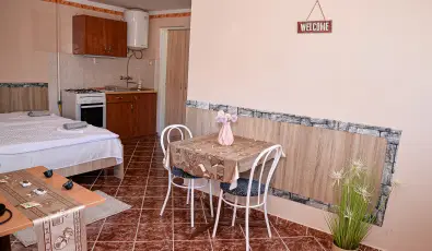 Hajnal Apartman Hajd�szoboszl�