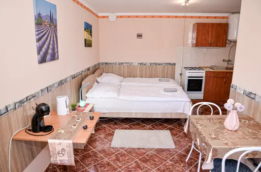 Hajnal Apartman - M�rcius 15.