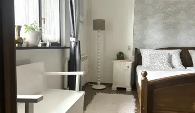 Halh�za Vend�gh�z Sirok