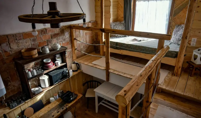 Halh�za Vend�gh�z Sirok - M�rcius 15. (min. 3 �j)