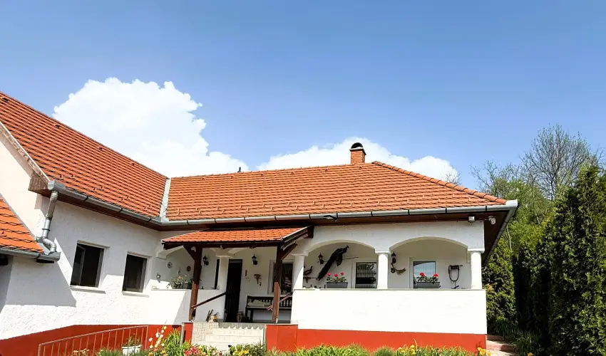 Harmony Vend�gh�z Egerszal�k - M�rcius 15. (min. 2 �j)