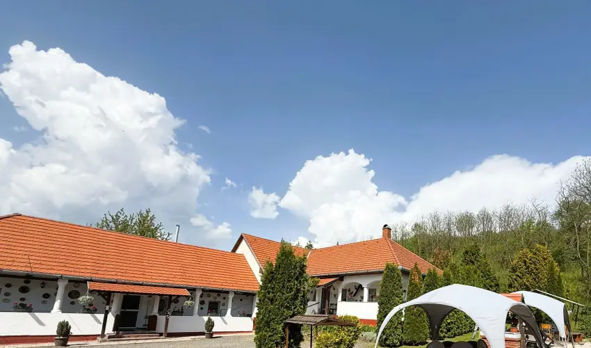 Harmony Vend�gh�z Egerszal�k - M�rcius 15. (min. 2 �j)