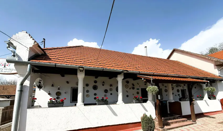 Harmony Vend�gh�z Egerszal�k - M�rcius 15. (min. 2 �j)