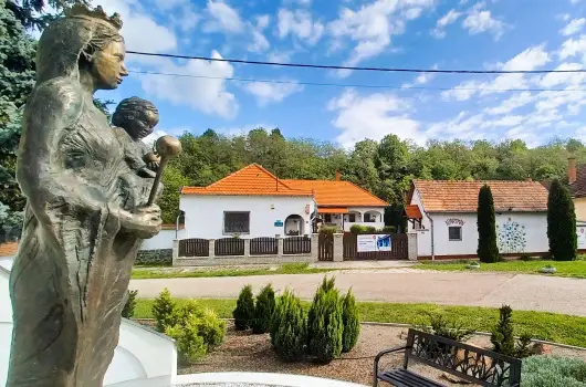 Harmony Vend�gh�z - M�rcius 15. (min. 2 �j)