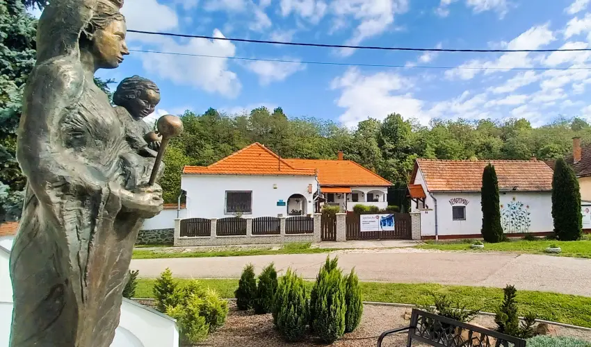 Harmony Vend�gh�z Egerszal�k - M�rcius 15. (min. 2 �j)