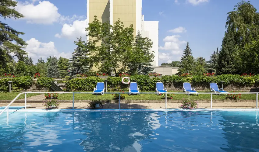 Ensana Thermal H�v�z H�v�z - M�rcius 15. - speci�lis el�refizet�ssel