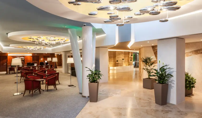 Ensana Thermal Aqua H�v�z - M�rcius 15. 