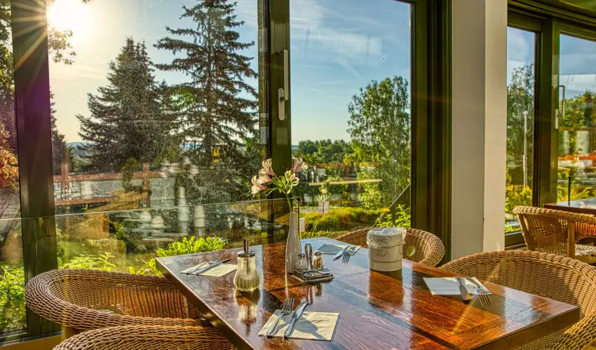 Ensana Thermal Aqua H�v�z - M�rcius 15. 