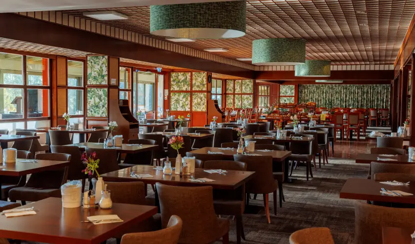 Ensana Thermal Aqua H�v�z - M�rcius 15. 