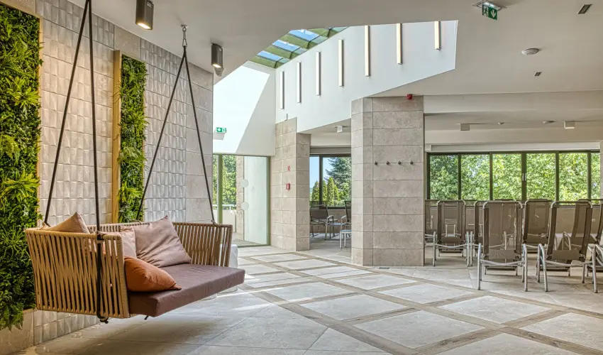 Ensana Thermal Aqua H�v�z - M�rcius 15. 