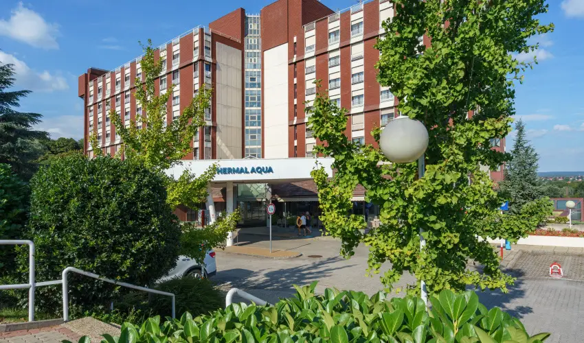 Ensana Thermal Aqua H�v�z - M�rcius 15. 