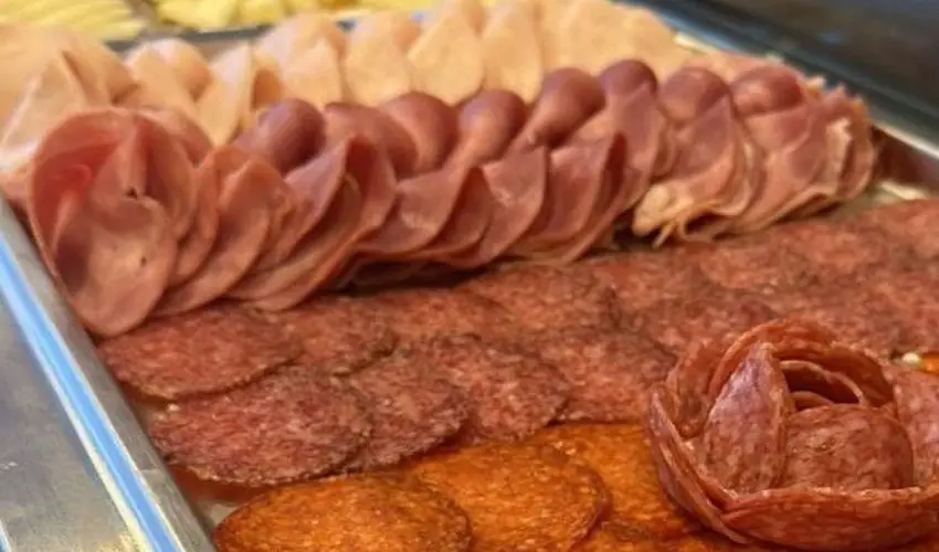 Holdvir�g Hotel S�rv�r - M�rcius 15. 