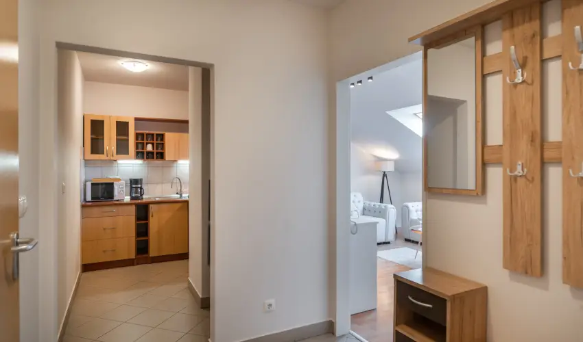 Holdvir�g Hotel S�rv�r - M�rcius 15. 