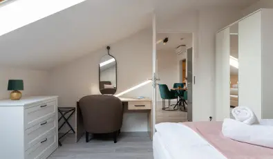 Holdvir�g Hotel S�rv�r