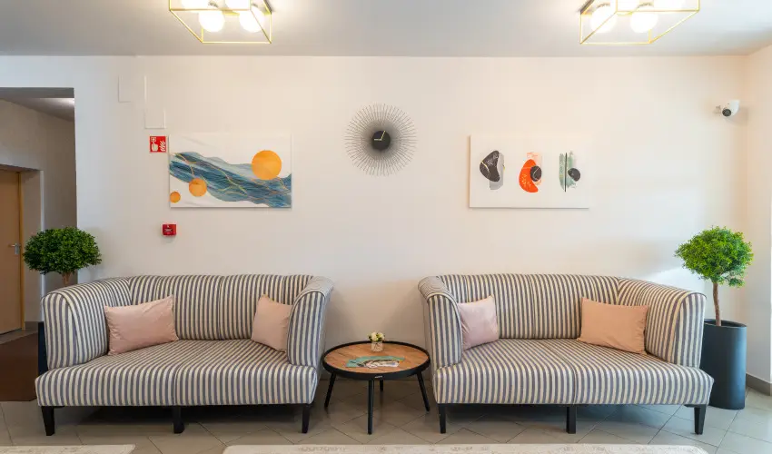 Holdvir�g Hotel S�rv�r - M�rcius 15. 