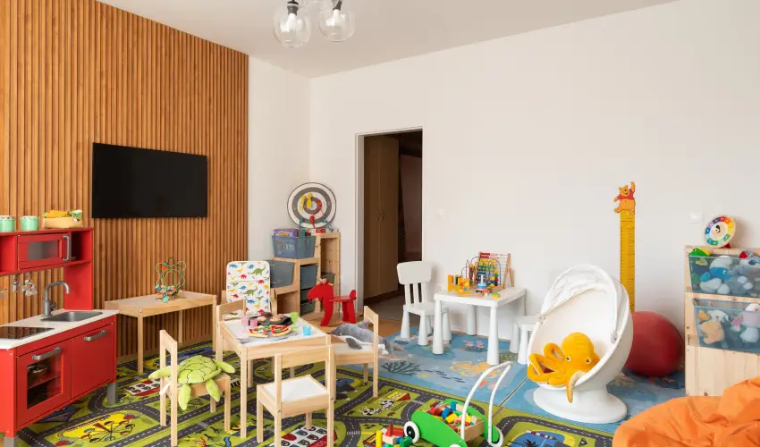 Holdvir�g Hotel S�rv�r - M�rcius 15. 