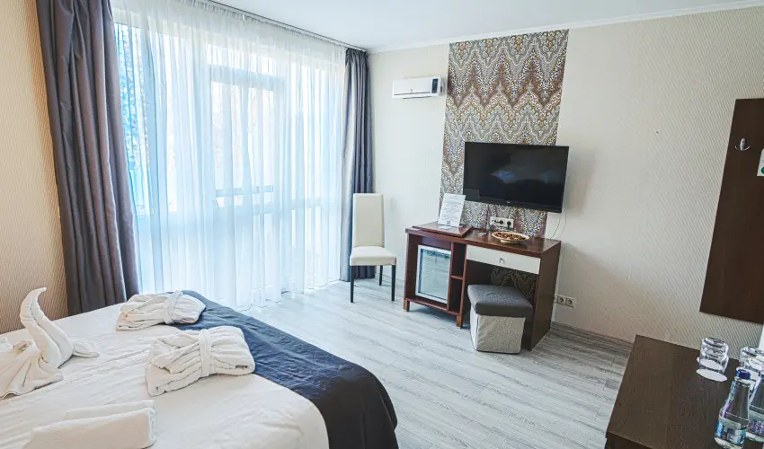 Holiday Beach Budapest Wellness Hotel with Sauna Park Budapest - M�rcius 15.