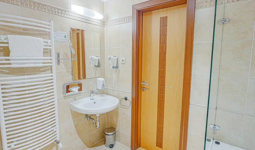 Holiday Beach Budapest Wellness Hotel with Sauna Park Budapest - M�rcius 15.