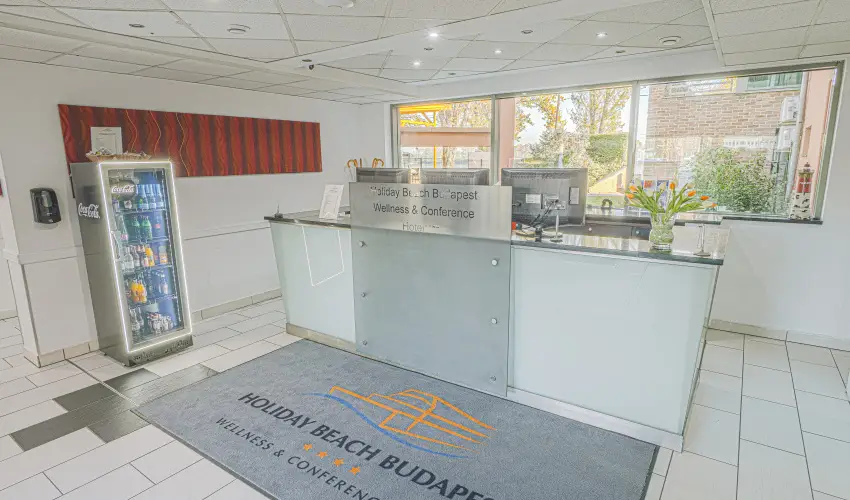 Holiday Beach Budapest Wellness Hotel with Sauna Park Budapest - M�rcius 15.