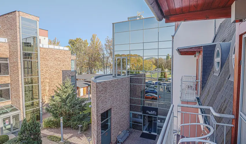 Holiday Beach Budapest Wellness Hotel with Sauna Park Budapest - M�rcius 15.