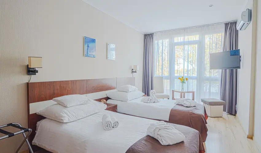 Holiday Beach Budapest Wellness Hotel with Sauna Park Budapest - M�rcius 15.