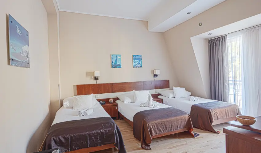 Holiday Beach Budapest Wellness Hotel with Sauna Park Budapest - M�rcius 15.