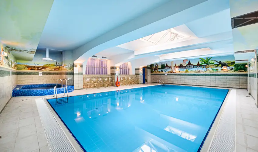 Holiday Club Apartman Hotel H�v�z H�v�z - M�rcius 15. 