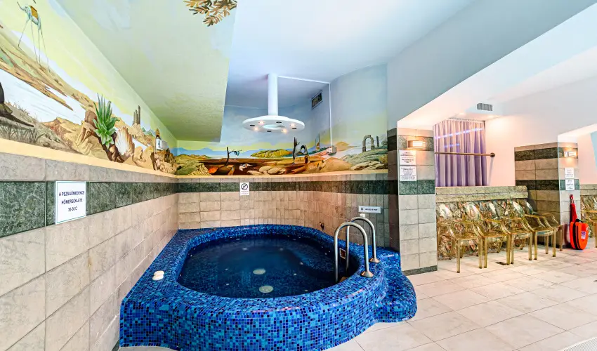 Holiday Club Apartman Hotel H�v�z H�v�z - M�rcius 15. 