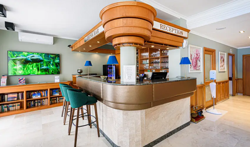 Holiday Club Apartman Hotel H�v�z H�v�z - M�rcius 15. 