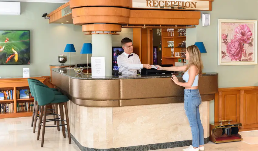 Holiday Club Apartman Hotel H�v�z H�v�z - M�rcius 15. 