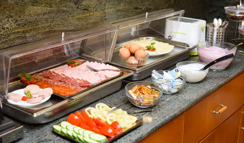 Holiday Club Apartman Hotel H�v�z H�v�z - M�rcius 15. 