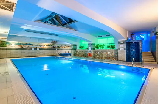 Holiday Club Apartman Hotel H�v�z - M�rcius 15. 