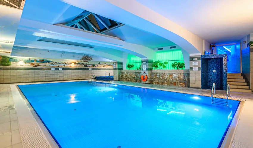 Holiday Club Apartman Hotel H�v�z H�v�z - M�rcius 15. 