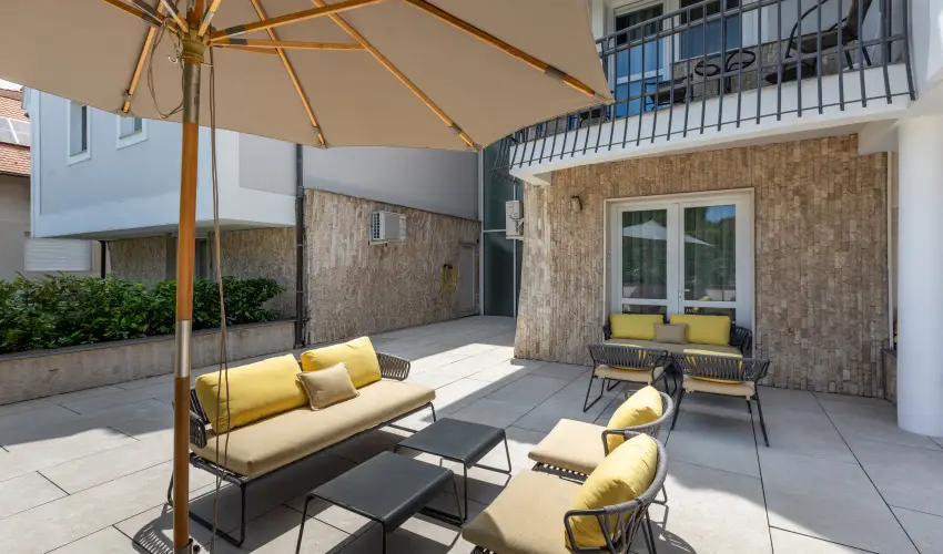 Holiday Club Apartman Hotel H�v�z H�v�z - M�rcius 15. 