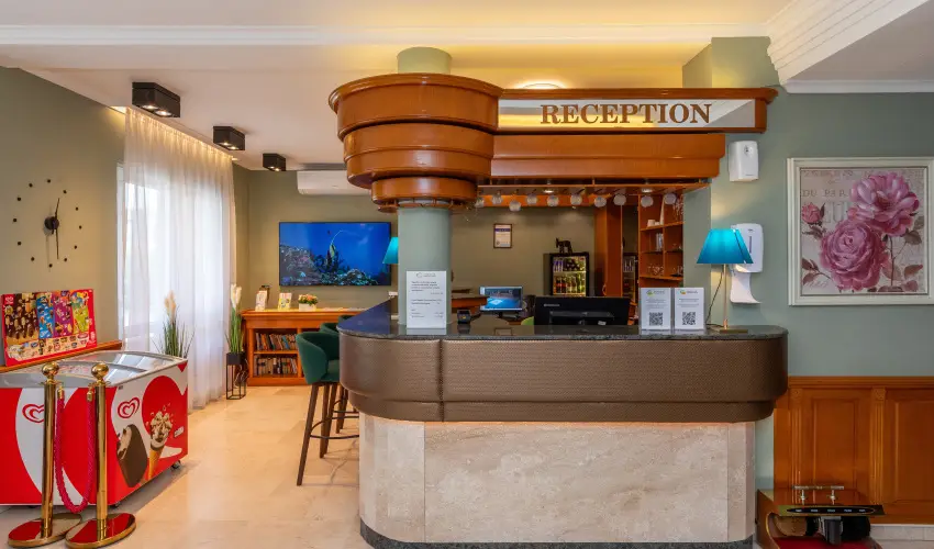 Holiday Club Apartman Hotel H�v�z H�v�z - M�rcius 15. 