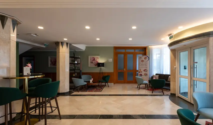 Holiday Club Apartman Hotel H�v�z H�v�z - M�rcius 15. 