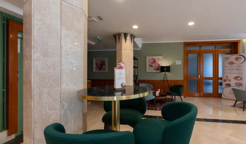 Holiday Club Apartman Hotel H�v�z H�v�z - M�rcius 15. 