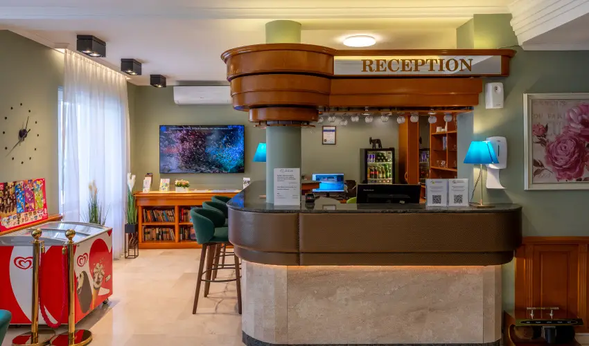 Holiday Club Apartman Hotel H�v�z H�v�z - M�rcius 15. 