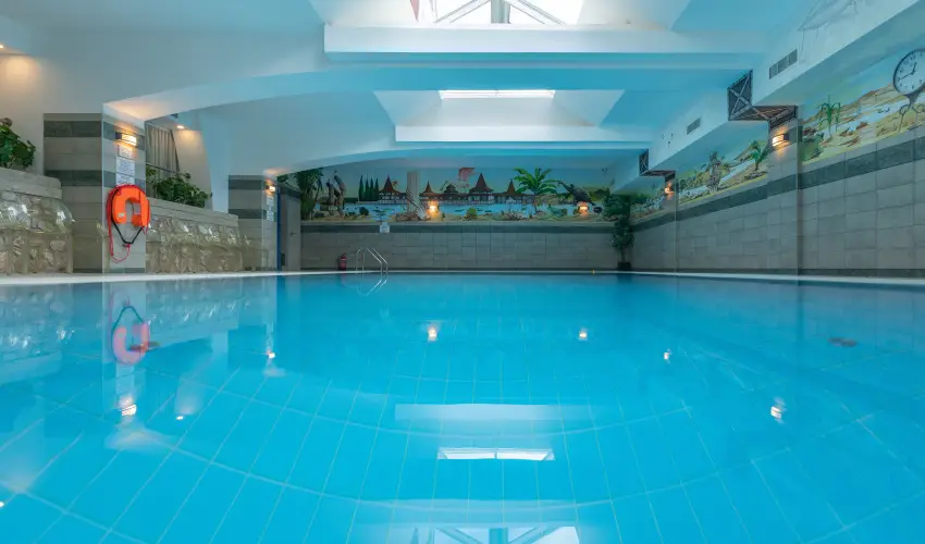 Holiday Club Apartman Hotel H�v�z H�v�z - M�rcius 15. 