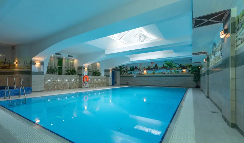 Holiday Club Apartman Hotel H�v�z H�v�z - M�rcius 15. 