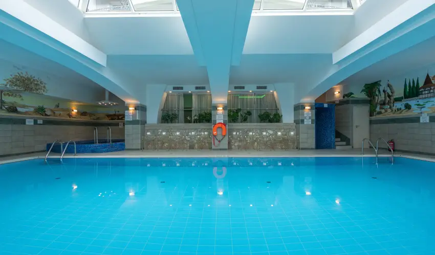 Holiday Club Apartman Hotel H�v�z H�v�z - M�rcius 15. 