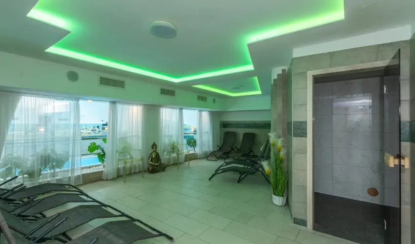 Holiday Club Apartman Hotel H�v�z H�v�z - M�rcius 15. 