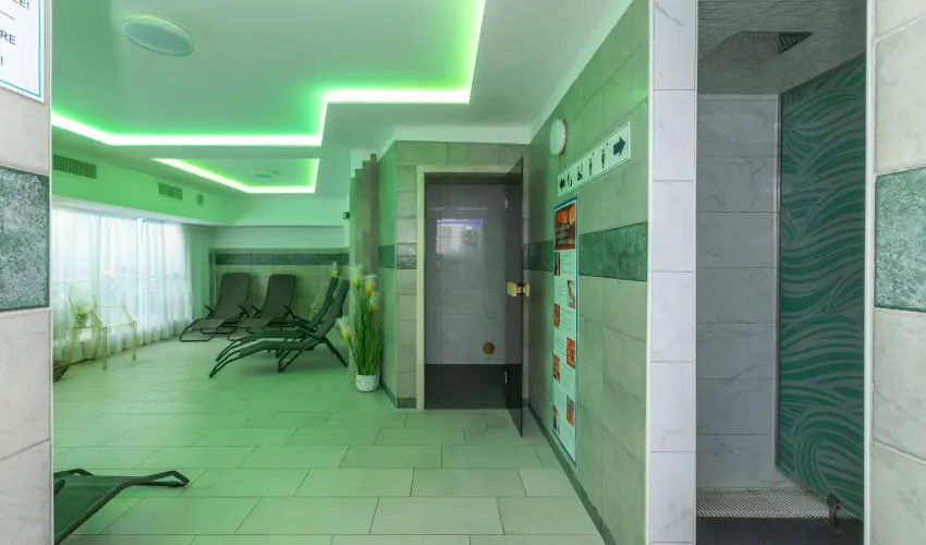 Holiday Club Apartman Hotel H�v�z H�v�z - M�rcius 15. 